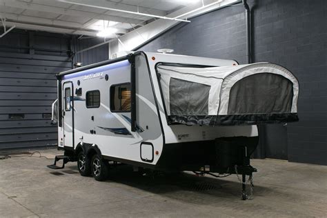 Unique And Fun Hybrid Trailer 2017 Jayco Jay Feather X19h This 208