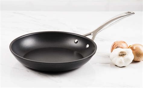 Poêle induction anti-adhésive Le Creuset 24 cm - Colichef