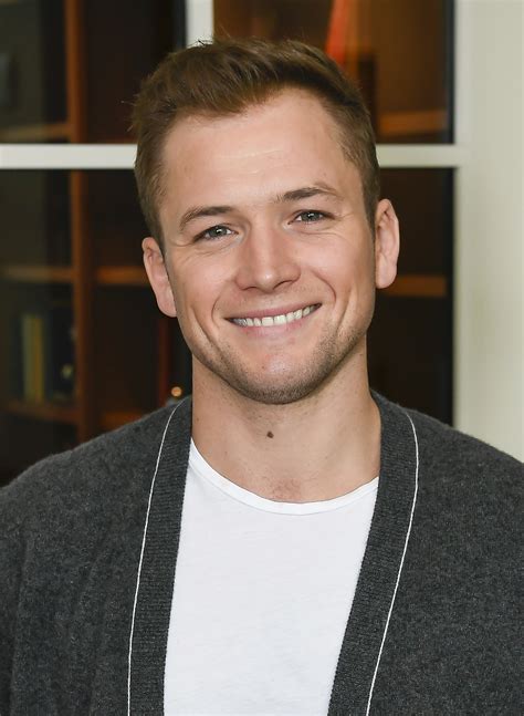 Taron egerton ретвитнул(а) matt johnson. Nominee Profile 2020: Taron Egerton, "Rocketman" | Golden ...