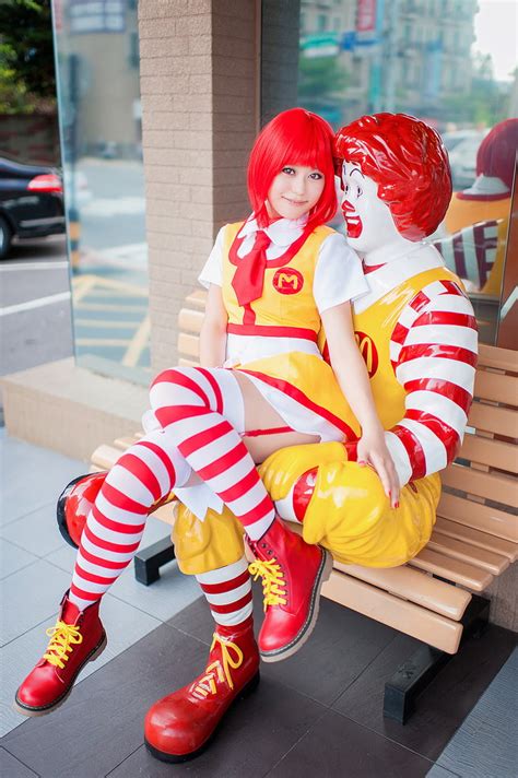 Female Ronald McDonald 9GAG