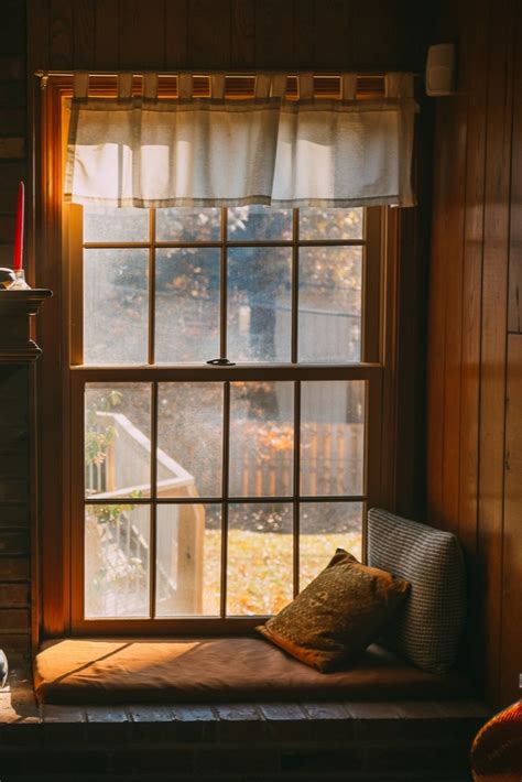 En savoir + commençons la semaine avec cette magnifique rénovation : Une fenêtre avec vitrage à petits carreaux | Fenetre ...