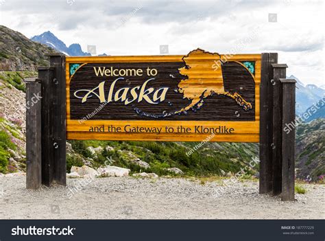 Foto Stock De Welcome Alaska Gateway Klondike Sign Alaska Editar Agora