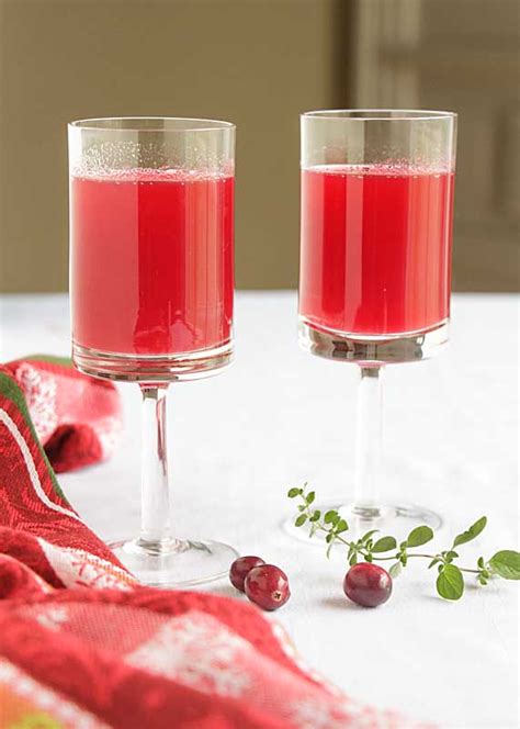 Honey Sweetened Homemade Cranberry Juice Art Of Natural Living