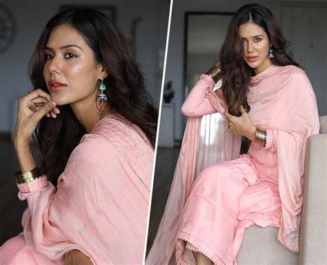 Sonam bajwa is a follower of jesus christ. 5 Ethnic Looks Of Himanshi Khurana, Surveen Chawla, Sargun ...
