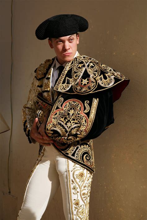 Matador Torero Bullfghter Big Bulge Capote Spanish Costume