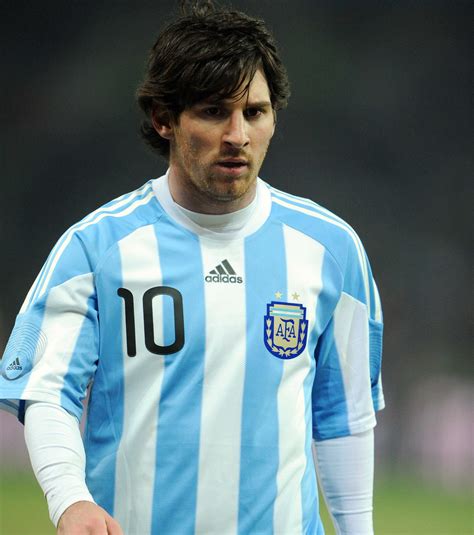 We all have our own opinions. Argentine: Lionel Messi refuse encore la comparaison avec ...