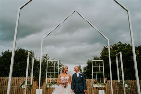 Alcumlow Wedding Barn Offers The Opportunity For Stunning Outdoor