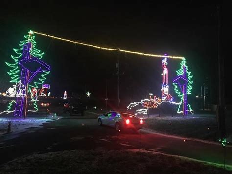 The Best Drive Through Christmas Lights In Pennsylvania