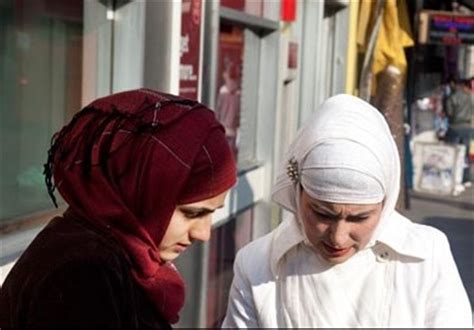 زنان مسلمان محجبه بیشترین قربانیان اسلام‌هراسی در انگلیس اخبار بین