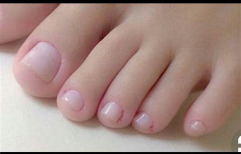 Pin By Jimmy Rubens Alfonso On Pezinhos Que Excitam Feet Nails Painted Toe Nails Pretty Toes