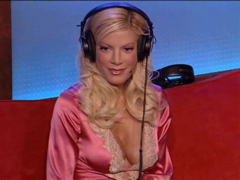 Tori Spelling Desnuda En The Howard Stern Show