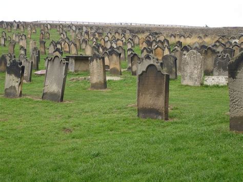 Whitby Graveyard Por Markp382 Graveyard Whitby Cemetary