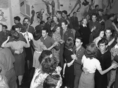 19 Fabulous Vintage Photos Of Swing Dancers Busting Their Best Moves