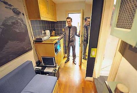 Tiny London Flat Smaller Than A Snooker Table Is Worth £200000