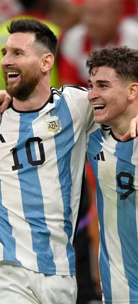 720x1580 Lionel Messi And Julian Alvarez In Qatar Fifa 2022 720x1580