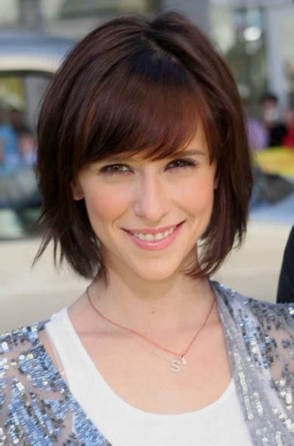 Short hairdos like a textured bob, a lob, and a pixie cut look gorgeous on diamond faces as they soften the jawline. Cute Short Bob Hairstyle for Diamond Face Shapes ...