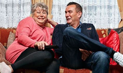 Gogglebox Real Reason Lee And Jenny Arent On Tonights Episode