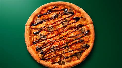 Papa Johns Launches New Vegan Bbq Chicken Pizza This Veganuary