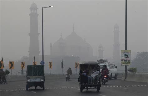 Air Pollution Covers Pakistani City Of Lahore Ctv News