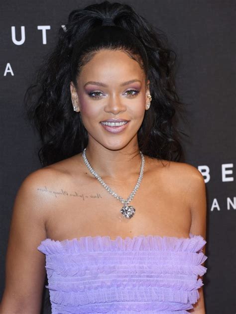 this is why rihanna s fans are convinced she is pregnant nutesla the informant