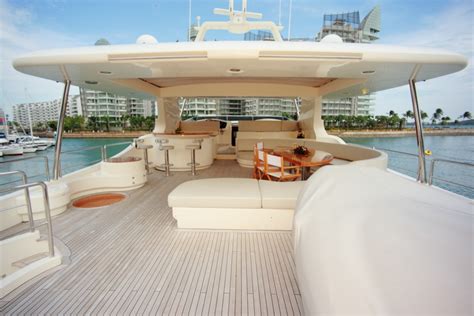 Yacht Hye Seas Ii Upper Deck Luxury Yacht Browser By Charterworld