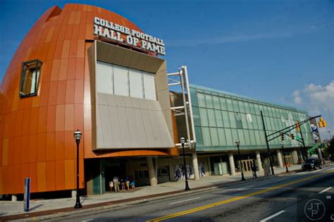 All of the members of the pro football hall of fame are listed here by college for easy discovery and information access. College Football Hall of Fame - Capture Life Through the Lens