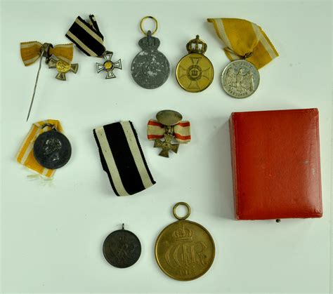 konvolut von ca sechs preußischen ehrenzeichen u a rettungsmedaille am band kronen orden