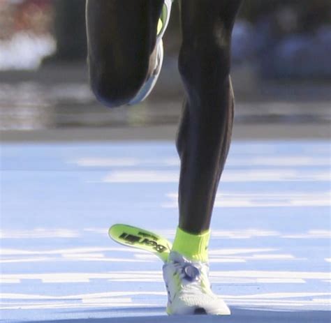 42 Berlin Marathon Kaputte Schuhe Verhindern Rekord Für Sieger