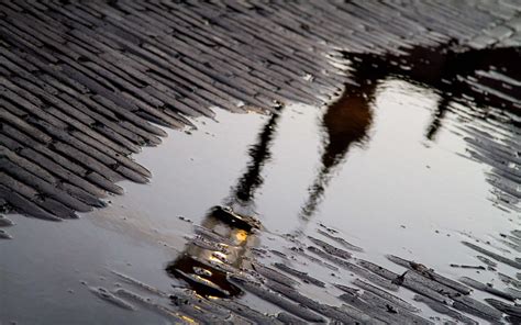 Wallpaper Sidewalk Pool After A Rain Reflection Lantern 1920x1200