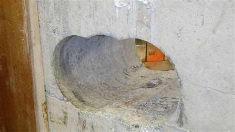 Incredible Heist Robbers Drill Giant Hole Through Vault To Steal 300m