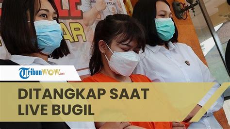 Ditangkap Saat Live Bugil Selebgram Rr Mengaku Raup Rp50 Juta Per Bulan Tribun Video