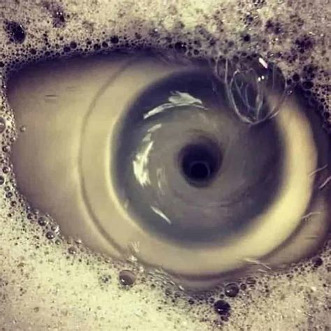 20 Funny And Weird Optical Illusions