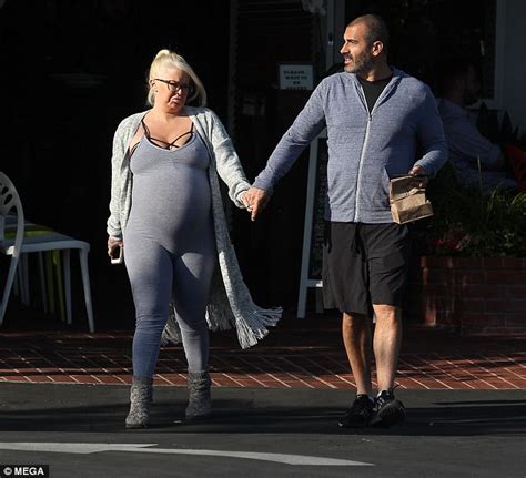 Heavily Pregnant Jenna Jameson Showcases Huge Baby Bump Daily Mail Online