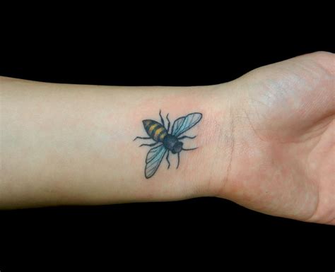 40 Coolest Bumblebee Tattoo Designs Ideas Photos