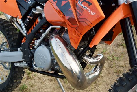 Never mind what pros ride or what champions race, the ktm is 300 was inspired, designed and demanded. 2006 KTM 300 XC-W Review | Two-Stroke Test