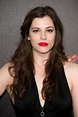 Jessica De Gouw Height Weight Body Stats Age Family Facts