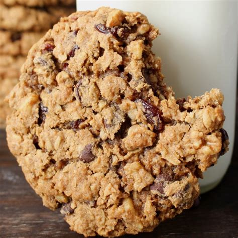 Last week, i found out that my little one is a huge fan, too. Big and Chewy Oatmeal Cookies - Golden Barrel