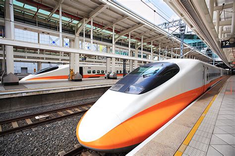 台灣高鐵通車後，屏東縣成為唯一沒有高鐵路線經過與設站的南臺灣縣市，屏東當地人士因而積極爭取高鐵延伸屏東的計畫 。 南端原規畫由左營延伸至屏東，且原擇定臺鐵 六塊厝車站 共站，改稱屏東新站並將臺鐵高雄機廠遷至於此，成為臺鐵縱貫線的列車. 台灣高鐵路線圖 - 高鐵_台灣高鐵_台鐵|訂票|列車時刻查詢|訂票查詢|會員|自由座|退票|早鳥票|線路圖-台灣出行 ...