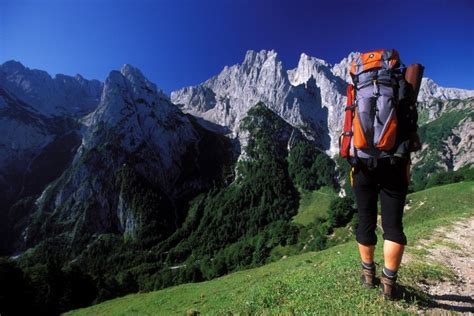 Wandern In Den Alpen Frühjahrs Wanderrouten Outdoor Hiking Camping