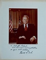 Beau portrait dédicacé du président américain Gerald R. Ford by Ford ...