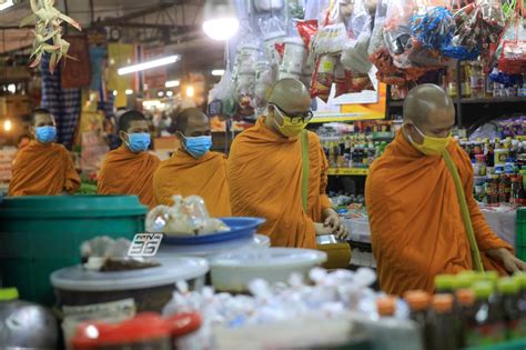 วันวิสาขบูชา visakha puja day วันพระ ขึ้น 15 ค่ำ เดือน 6 วันประสูติ ตรัสรู้ ปรินิพพาน ของพระสัมมาสัมพุทธเจ้า วันสำคัญสากลโลก #ความสำคัญของวันวิสาขบูชา. บทสวดวันวิสาขบูชา มงคลชีวิตช่วง โควิด-19 : PPTVHD36