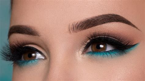 According to the description each group should make up the photo. Pop of blue - Summertime Makeup Tutorial + Where Have I ...