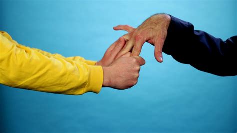 The Good Guide To Shaking Hands Good A Video Tutorial On Proper