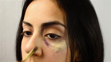 How Do You Make A Fake Black Eye With Makeup