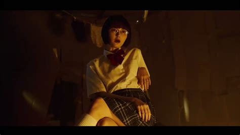 玉城ティナは衝撃発言連呼 伊藤健太郎は屋上でパンツ脱がされ 映画「惡の華」予告公開 Youtube