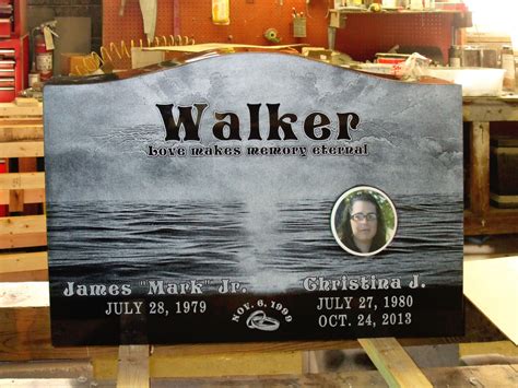 Custom Laser Etching On India Black Granite With Circle Color Porcelain