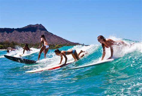 Living In The Moment On The Island Of Oahu Surfing Beach Surf Lesson