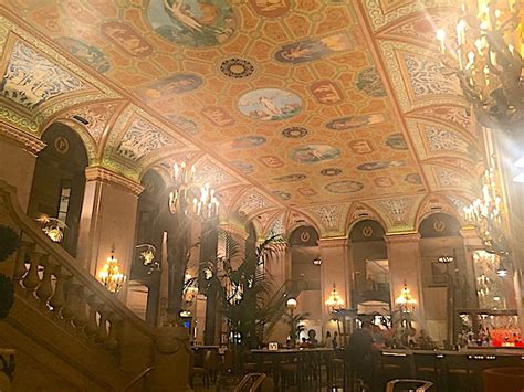 Chicagos Oldest Hotel The Palmer House Hilton Has Its Pros And Cons
