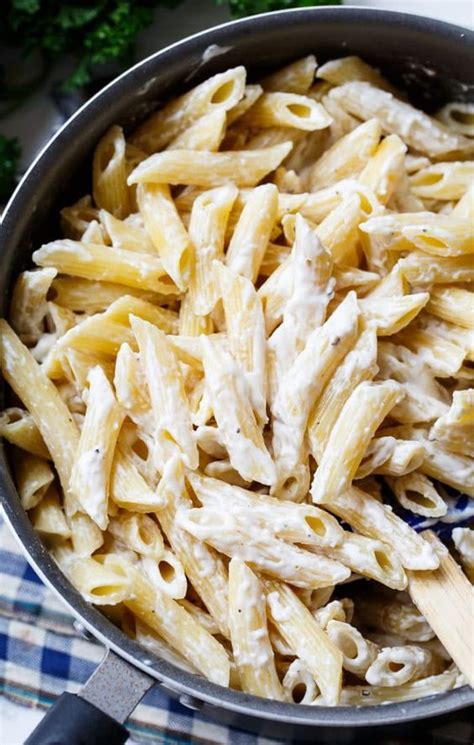 With hundreds of dinner recipes to choose from, we have hand picked our easiest dinner ideas to share with you. 25 Cream Cheese Dinner Ideas | Cheese noodles, Cream ...