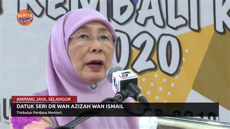 Media sosial merupakan salah satu usaha yang dilakukan untuk ikut serta didalam pelbagai penyertaan sosial (4). YAB Dato' Seri Dr Wan Azizah : Penggunaan Media Sosial Di ...